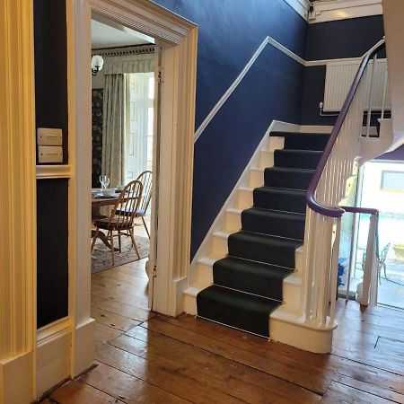 Spacious Town House With Swimming Pool Плимът Екстериор снимка
